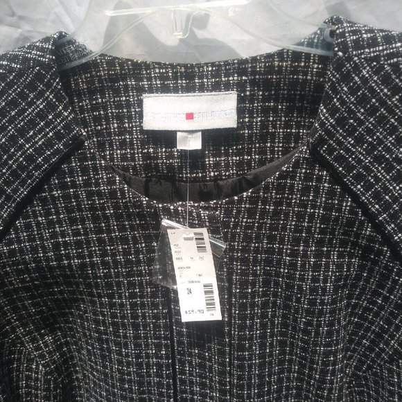 Black Avenue Women's Suit Jacket or blazer - Picture 3 of 9